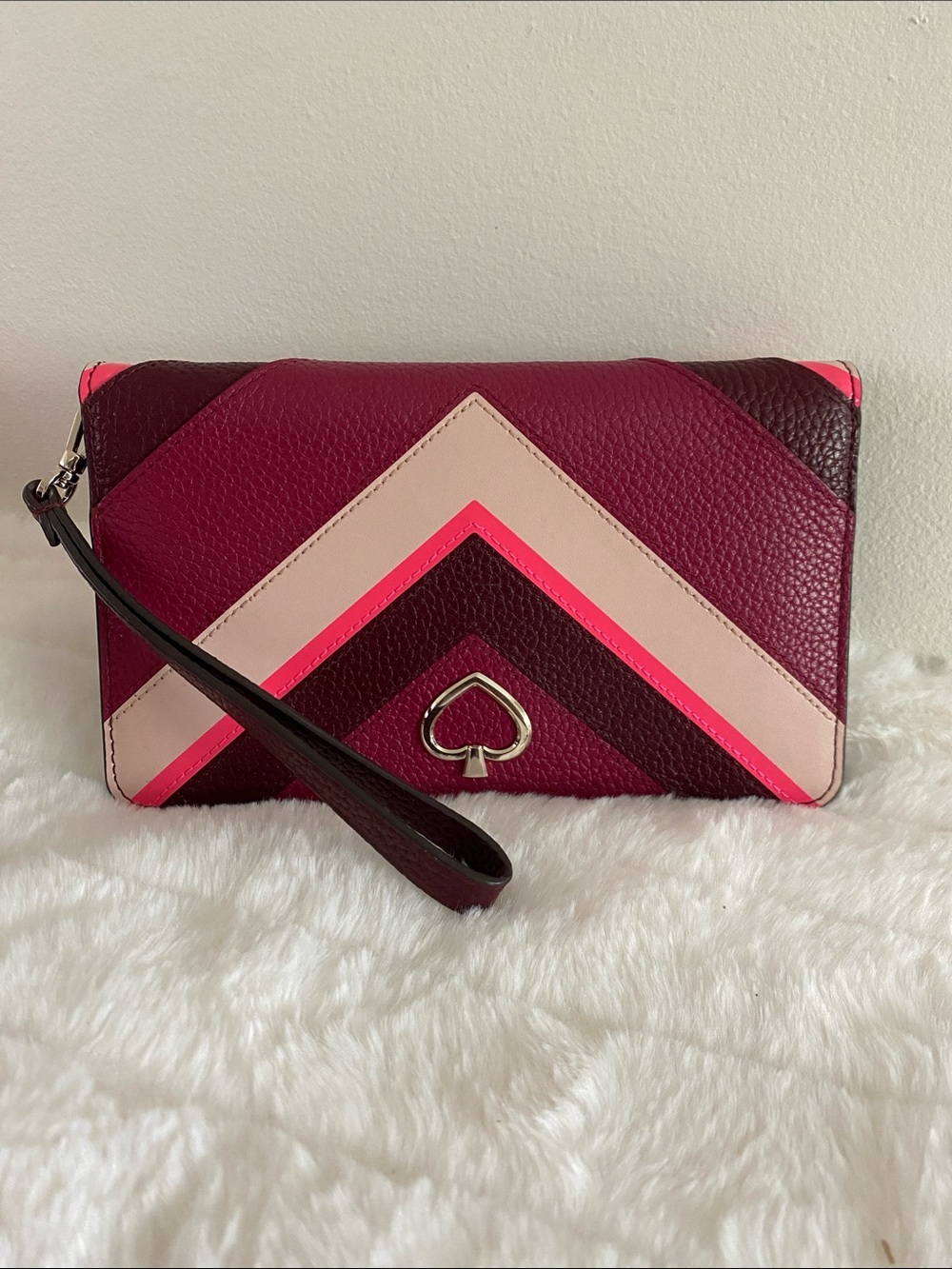 Kate Spade Kourtney Chevron Medium Clutch Wallet Wristlet in Pink Multi